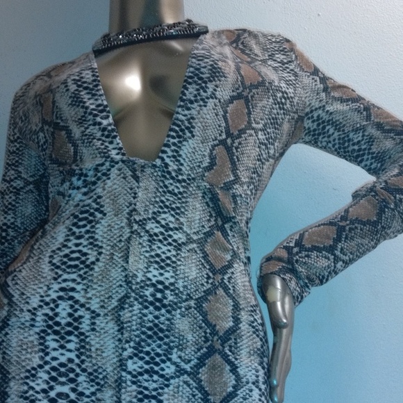 Daisy snakeskin body with open v-neck lining open breast size medium - Picture 4 of 12
